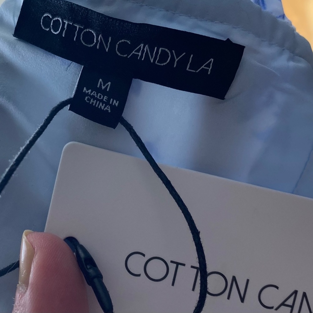 NEW Cotton Candy LA Sz Medium Crop Top Tank Blue Floral Cutout Smocked - Picture 4 of 6